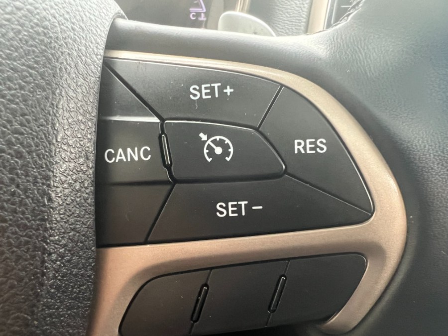 2015 Jeep Grand Cherokee 4WD 4dr Limited, available for sale in Bristol, Connecticut | Bristol Auto Center LLC. Bristol, Connecticut 2015 Jeep Grand Cherokee 4WD 4dr Limited, available for sale in Bristol, Connecticut | Bristol Auto Center LLC. Bristol, Connecticut