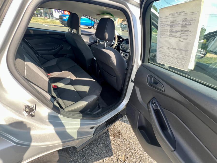 2012 Ford Focus 4dr Sdn SE, available for sale in Wallingford, Connecticut | Wallingford Auto Center LLC. Wallingford, Connecticut 2012 Ford Focus 4dr Sdn SE, available for sale in Wallingford, Connecticut | Wallingford Auto Center LLC. Wallingford, Connecticut