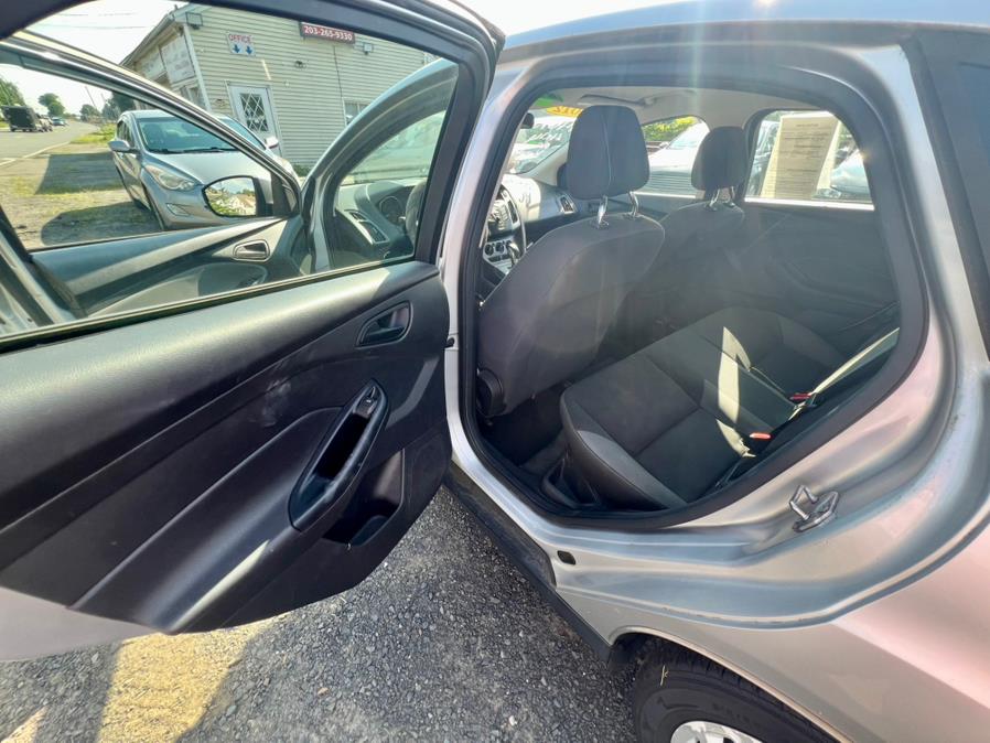 2012 Ford Focus 4dr Sdn SE, available for sale in Wallingford, Connecticut | Wallingford Auto Center LLC. Wallingford, Connecticut 2012 Ford Focus 4dr Sdn SE, available for sale in Wallingford, Connecticut | Wallingford Auto Center LLC. Wallingford, Connecticut