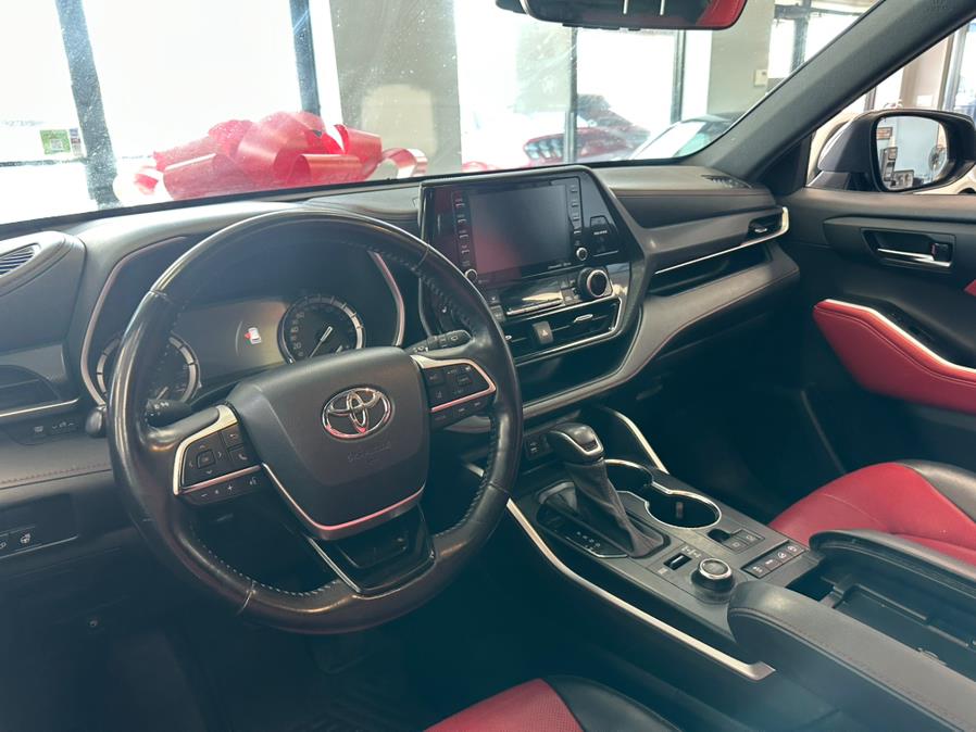 2022 Toyota Highlander XSE AWD (Natl), available for sale in Inwood, New York | 5 Towns Drive. Inwood, New York 2022 Toyota Highlander XSE AWD (Natl), available for sale in Inwood, New York | 5 Towns Drive. Inwood, New York