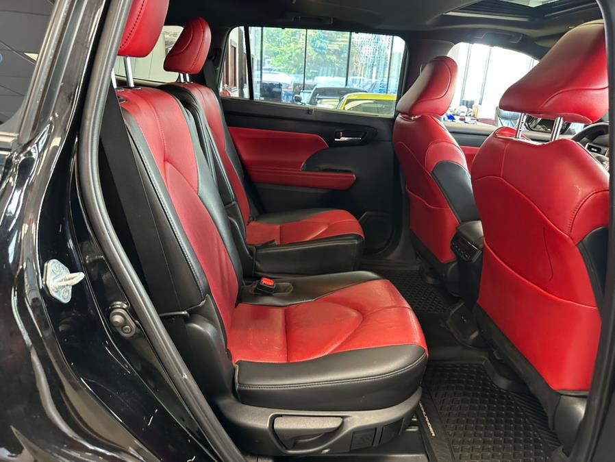 2022 Toyota Highlander XSE AWD (Natl), available for sale in Inwood, New York | 5 Towns Drive. Inwood, New York 2022 Toyota Highlander XSE AWD (Natl), available for sale in Inwood, New York | 5 Towns Drive. Inwood, New York