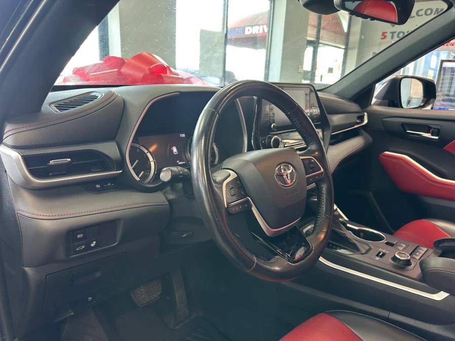 2022 Toyota Highlander XSE AWD (Natl), available for sale in Inwood, New York | 5 Towns Drive. Inwood, New York 2022 Toyota Highlander XSE AWD (Natl), available for sale in Inwood, New York | 5 Towns Drive. Inwood, New York