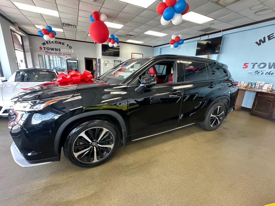 2022 Toyota Highlander XSE AWD (Natl), available for sale in Inwood, New York | 5 Towns Drive. Inwood, New York 2022 Toyota Highlander XSE AWD (Natl), available for sale in Inwood, New York | 5 Towns Drive. Inwood, New York