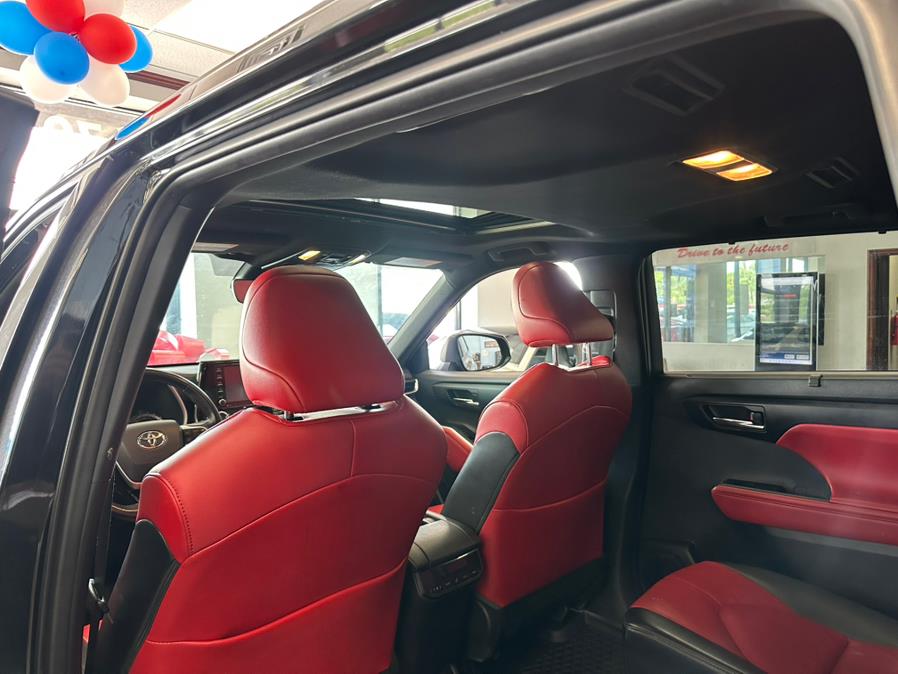 2022 Toyota Highlander XSE AWD (Natl), available for sale in Inwood, New York | 5 Towns Drive. Inwood, New York 2022 Toyota Highlander XSE AWD (Natl), available for sale in Inwood, New York | 5 Towns Drive. Inwood, New York