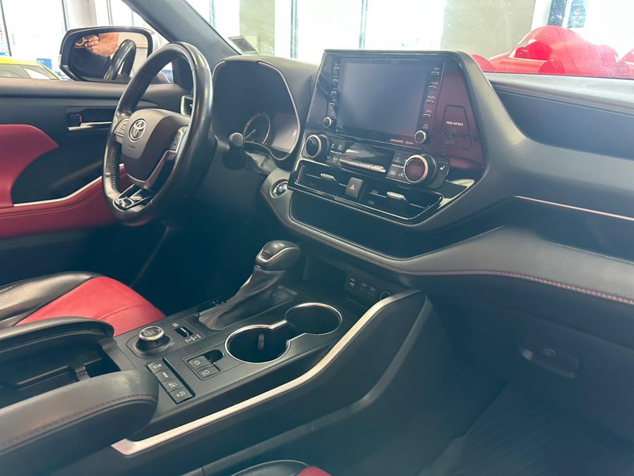 2022 Toyota Highlander XSE AWD (Natl), available for sale in Inwood, New York | 5 Towns Drive. Inwood, New York 2022 Toyota Highlander XSE AWD (Natl), available for sale in Inwood, New York | 5 Towns Drive. Inwood, New York