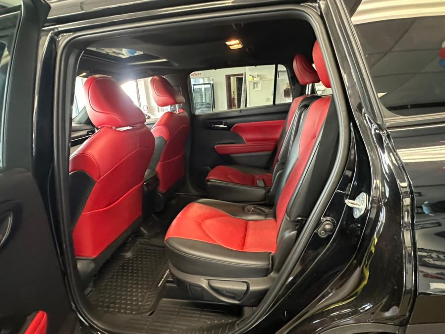 2022 Toyota Highlander XSE AWD (Natl), available for sale in Inwood, New York | 5 Towns Drive. Inwood, New York 2022 Toyota Highlander XSE AWD (Natl), available for sale in Inwood, New York | 5 Towns Drive. Inwood, New York
