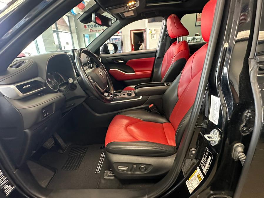 2022 Toyota Highlander XSE AWD (Natl), available for sale in Inwood, New York | 5 Towns Drive. Inwood, New York 2022 Toyota Highlander XSE AWD (Natl), available for sale in Inwood, New York | 5 Towns Drive. Inwood, New York