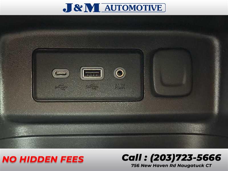 2021 Chevrolet Equinox LS, available for sale in Naugatuck, Connecticut | J&M Automotive Sls&Svc LLC. Naugatuck, Connecticut 2021 Chevrolet Equinox LS, available for sale in Naugatuck, Connecticut | J&M Automotive Sls&Svc LLC. Naugatuck, Connecticut