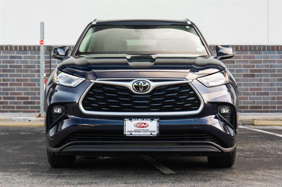 2021 Toyota Highlander XLE photo 4
