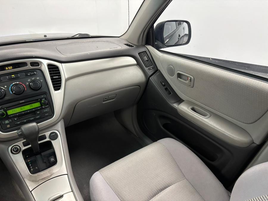 2005 Toyota Highlander 4dr V6 4WD w/3rd Row (SE), available for sale in Elizabeth, New Jersey | Dream Auto Group. Elizabeth, New Jersey 2005 Toyota Highlander 4dr V6 4WD w/3rd Row (SE), available for sale in Elizabeth, New Jersey | Dream Auto Group. Elizabeth, New Jersey