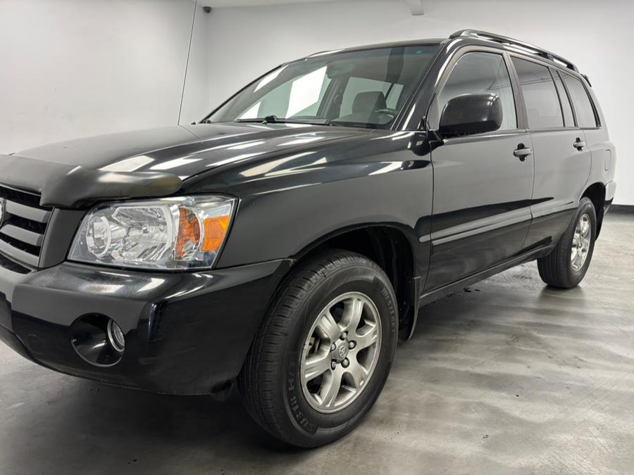 2005 Toyota Highlander 4dr V6 4WD w/3rd Row (SE), available for sale in Elizabeth, New Jersey | Dream Auto Group. Elizabeth, New Jersey 2005 Toyota Highlander 4dr V6 4WD w/3rd Row (SE), available for sale in Elizabeth, New Jersey | Dream Auto Group. Elizabeth, New Jersey