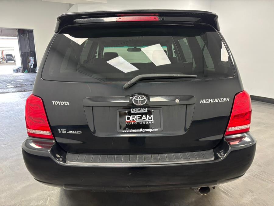 2005 Toyota Highlander 4dr V6 4WD w/3rd Row (SE), available for sale in Elizabeth, New Jersey | Dream Auto Group. Elizabeth, New Jersey 2005 Toyota Highlander 4dr V6 4WD w/3rd Row (SE), available for sale in Elizabeth, New Jersey | Dream Auto Group. Elizabeth, New Jersey