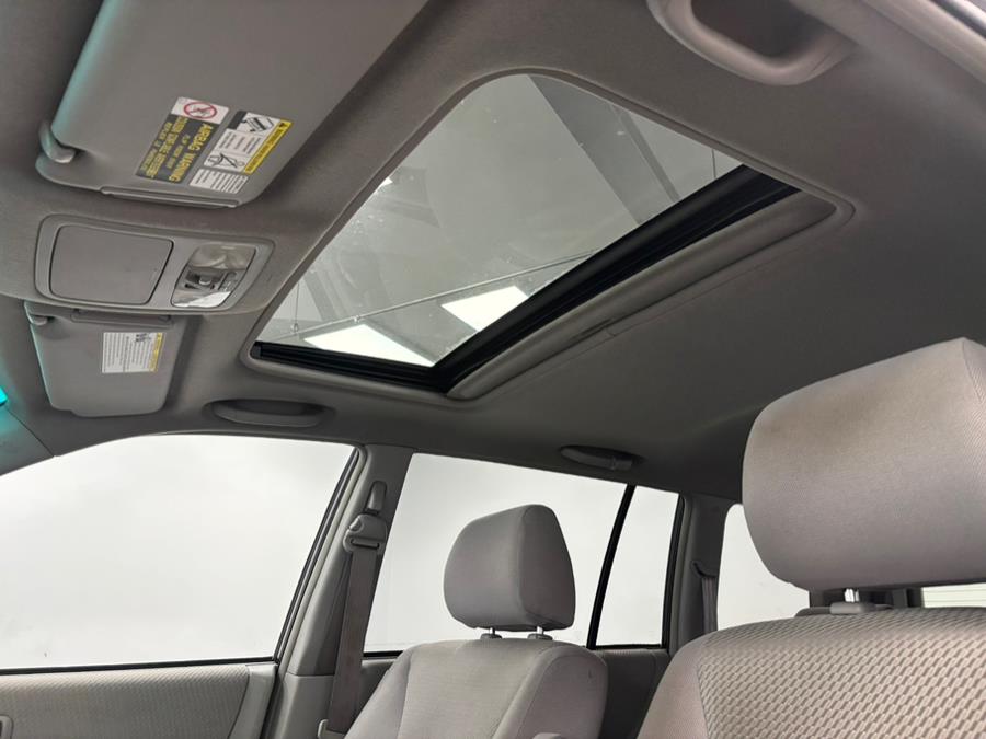 2005 Toyota Highlander 4dr V6 4WD w/3rd Row (SE), available for sale in Elizabeth, New Jersey | Dream Auto Group. Elizabeth, New Jersey 2005 Toyota Highlander 4dr V6 4WD w/3rd Row (SE), available for sale in Elizabeth, New Jersey | Dream Auto Group. Elizabeth, New Jersey