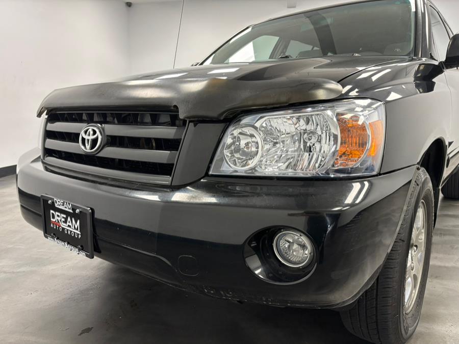 2005 Toyota Highlander 4dr V6 4WD w/3rd Row (SE), available for sale in Elizabeth, New Jersey | Dream Auto Group. Elizabeth, New Jersey 2005 Toyota Highlander 4dr V6 4WD w/3rd Row (SE), available for sale in Elizabeth, New Jersey | Dream Auto Group. Elizabeth, New Jersey