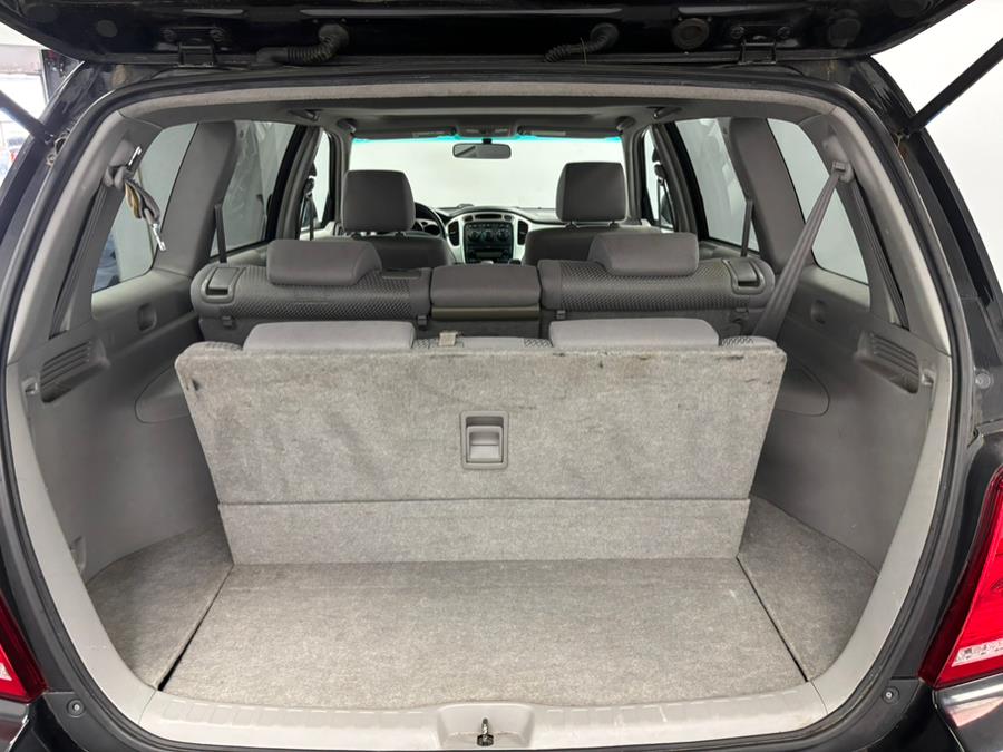 2005 Toyota Highlander 4dr V6 4WD w/3rd Row (SE), available for sale in Elizabeth, New Jersey | Dream Auto Group. Elizabeth, New Jersey 2005 Toyota Highlander 4dr V6 4WD w/3rd Row (SE), available for sale in Elizabeth, New Jersey | Dream Auto Group. Elizabeth, New Jersey