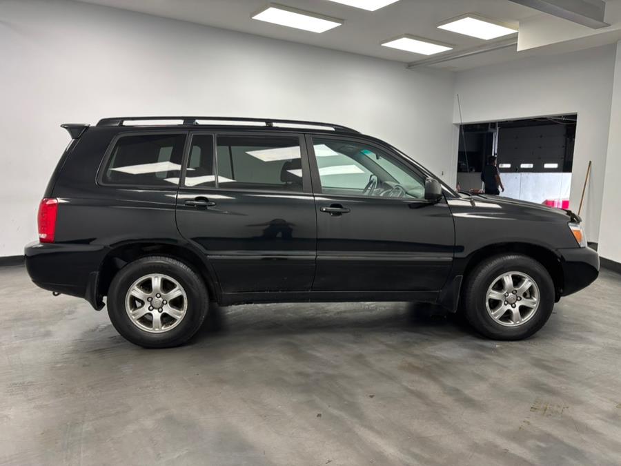 2005 Toyota Highlander 4dr V6 4WD w/3rd Row (SE), available for sale in Elizabeth, New Jersey | Dream Auto Group. Elizabeth, New Jersey 2005 Toyota Highlander 4dr V6 4WD w/3rd Row (SE), available for sale in Elizabeth, New Jersey | Dream Auto Group. Elizabeth, New Jersey