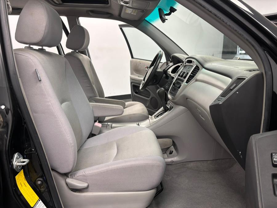2005 Toyota Highlander 4dr V6 4WD w/3rd Row (SE), available for sale in Elizabeth, New Jersey | Dream Auto Group. Elizabeth, New Jersey 2005 Toyota Highlander 4dr V6 4WD w/3rd Row (SE), available for sale in Elizabeth, New Jersey | Dream Auto Group. Elizabeth, New Jersey