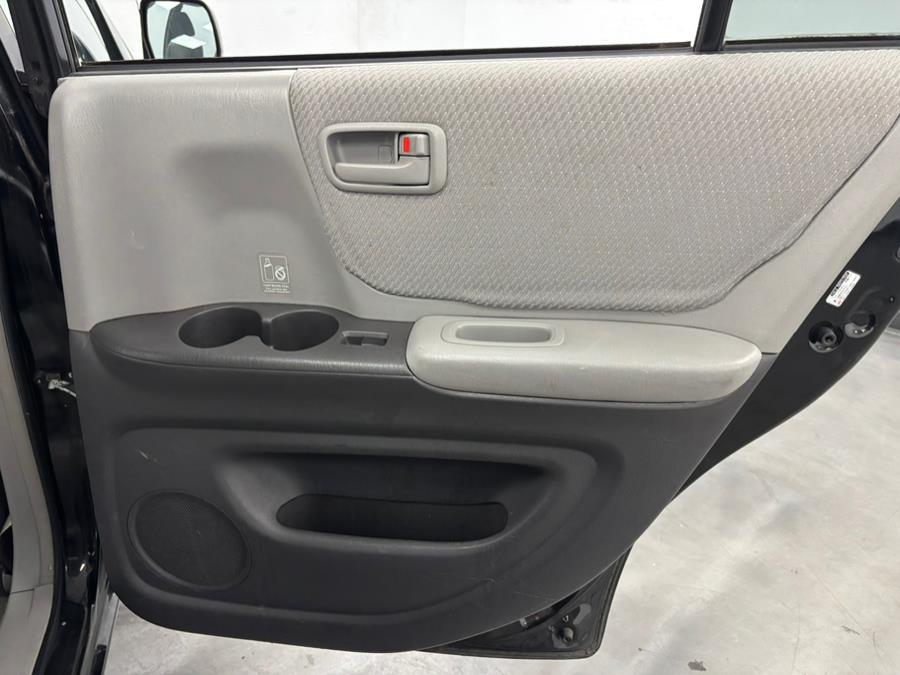 2005 Toyota Highlander 4dr V6 4WD w/3rd Row (SE), available for sale in Elizabeth, New Jersey | Dream Auto Group. Elizabeth, New Jersey 2005 Toyota Highlander 4dr V6 4WD w/3rd Row (SE), available for sale in Elizabeth, New Jersey | Dream Auto Group. Elizabeth, New Jersey
