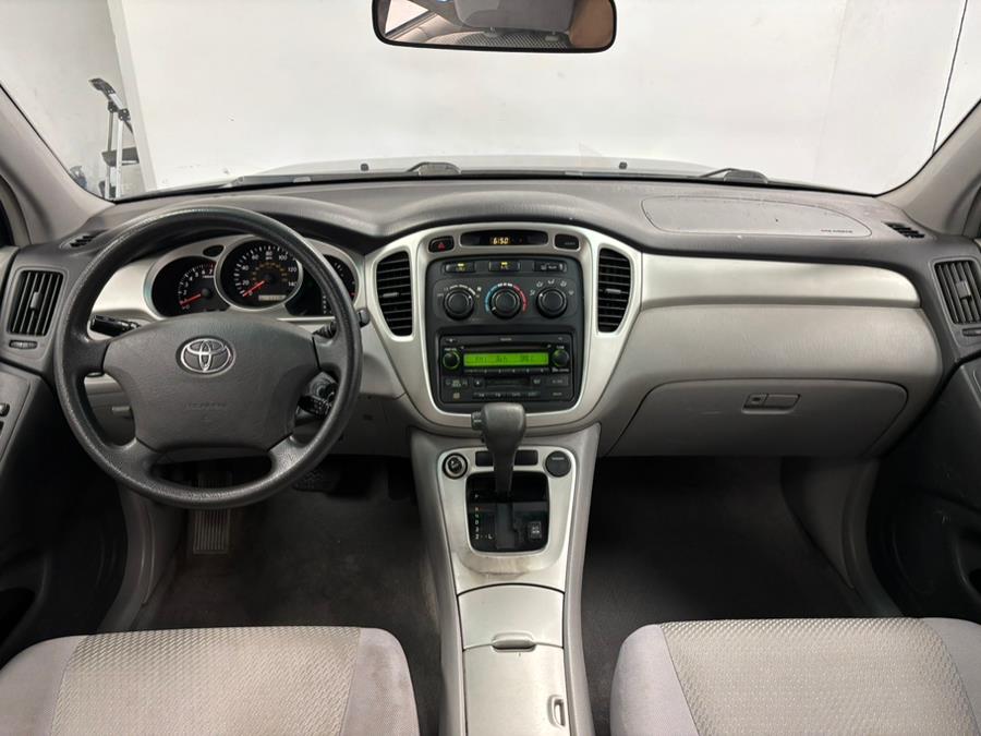 2005 Toyota Highlander 4dr V6 4WD w/3rd Row (SE), available for sale in Elizabeth, New Jersey | Dream Auto Group. Elizabeth, New Jersey 2005 Toyota Highlander 4dr V6 4WD w/3rd Row (SE), available for sale in Elizabeth, New Jersey | Dream Auto Group. Elizabeth, New Jersey