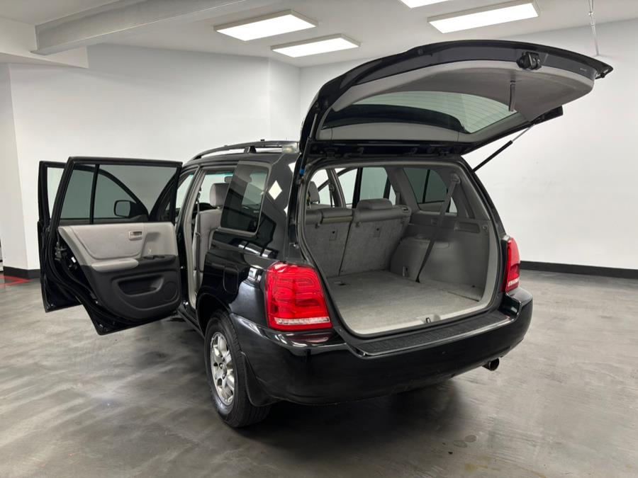 2005 Toyota Highlander 4dr V6 4WD w/3rd Row (SE), available for sale in Elizabeth, New Jersey | Dream Auto Group. Elizabeth, New Jersey 2005 Toyota Highlander 4dr V6 4WD w/3rd Row (SE), available for sale in Elizabeth, New Jersey | Dream Auto Group. Elizabeth, New Jersey