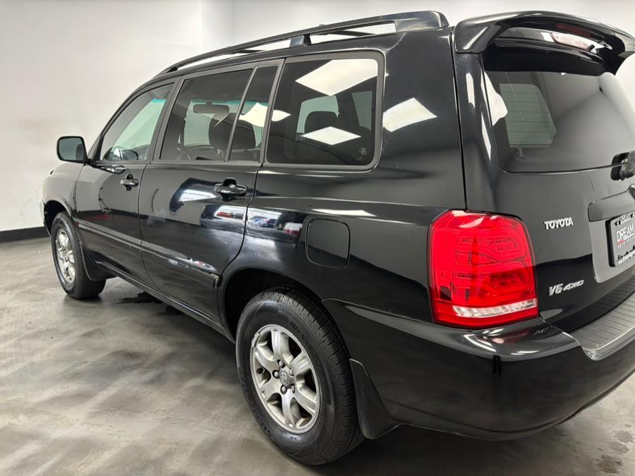 2005 Toyota Highlander 4dr V6 4WD w/3rd Row (SE), available for sale in Elizabeth, New Jersey | Dream Auto Group. Elizabeth, New Jersey 2005 Toyota Highlander 4dr V6 4WD w/3rd Row (SE), available for sale in Elizabeth, New Jersey | Dream Auto Group. Elizabeth, New Jersey