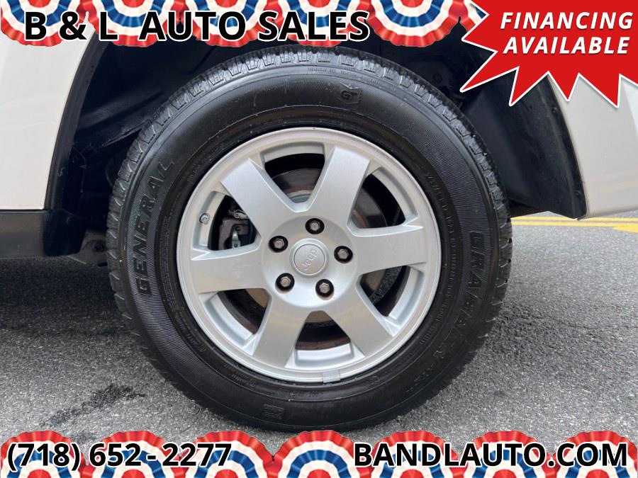 2009 Jeep Grand Cherokee 4WD 4dr Laredo, available for sale in Bronx, New York | B & L Auto Sales LLC. Bronx, New York 2009 Jeep Grand Cherokee 4WD 4dr Laredo, available for sale in Bronx, New York | B & L Auto Sales LLC. Bronx, New York