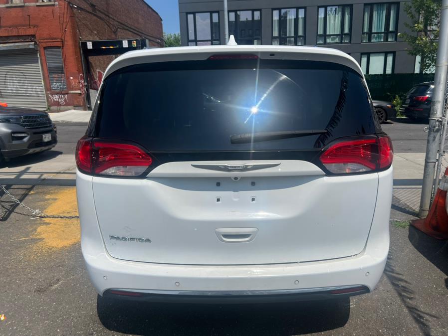 2017 Chrysler Pacifica Touring-L Plus FWD, available for sale in Brooklyn, New York | Atlantic Used Car Sales. Brooklyn, New York 2017 Chrysler Pacifica Touring-L Plus FWD, available for sale in Brooklyn, New York | Atlantic Used Car Sales. Brooklyn, New York