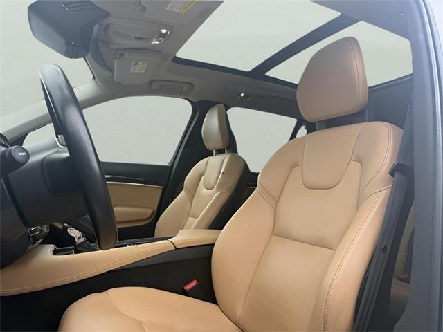 2016 Volvo Xc90 T6 Momentum, available for sale in Stratford, Connecticut | Wiz Leasing Inc. Stratford, Connecticut 2016 Volvo Xc90 T6 Momentum, available for sale in Stratford, Connecticut | Wiz Leasing Inc. Stratford, Connecticut