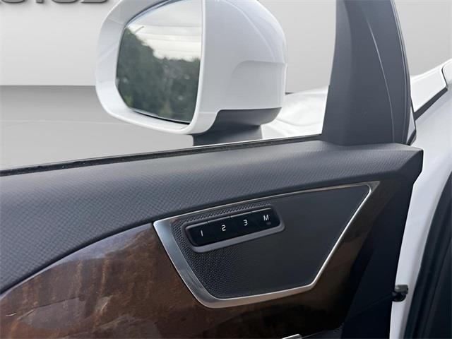 2016 Volvo Xc90 T6 Momentum, available for sale in Stratford, Connecticut | Wiz Leasing Inc. Stratford, Connecticut 2016 Volvo Xc90 T6 Momentum, available for sale in Stratford, Connecticut | Wiz Leasing Inc. Stratford, Connecticut