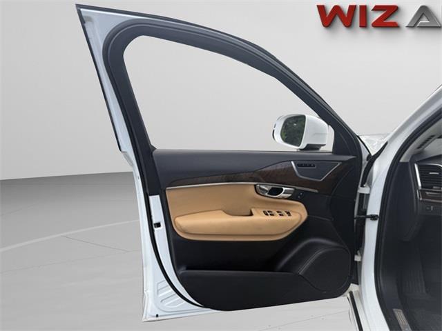 2016 Volvo Xc90 T6 Momentum, available for sale in Stratford, Connecticut | Wiz Leasing Inc. Stratford, Connecticut 2016 Volvo Xc90 T6 Momentum, available for sale in Stratford, Connecticut | Wiz Leasing Inc. Stratford, Connecticut