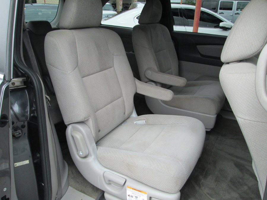 2014 Honda Odyssey 5dr LX, available for sale in Levittown, Pennsylvania | Levittown Auto. Levittown, Pennsylvania 2014 Honda Odyssey 5dr LX, available for sale in Levittown, Pennsylvania | Levittown Auto. Levittown, Pennsylvania