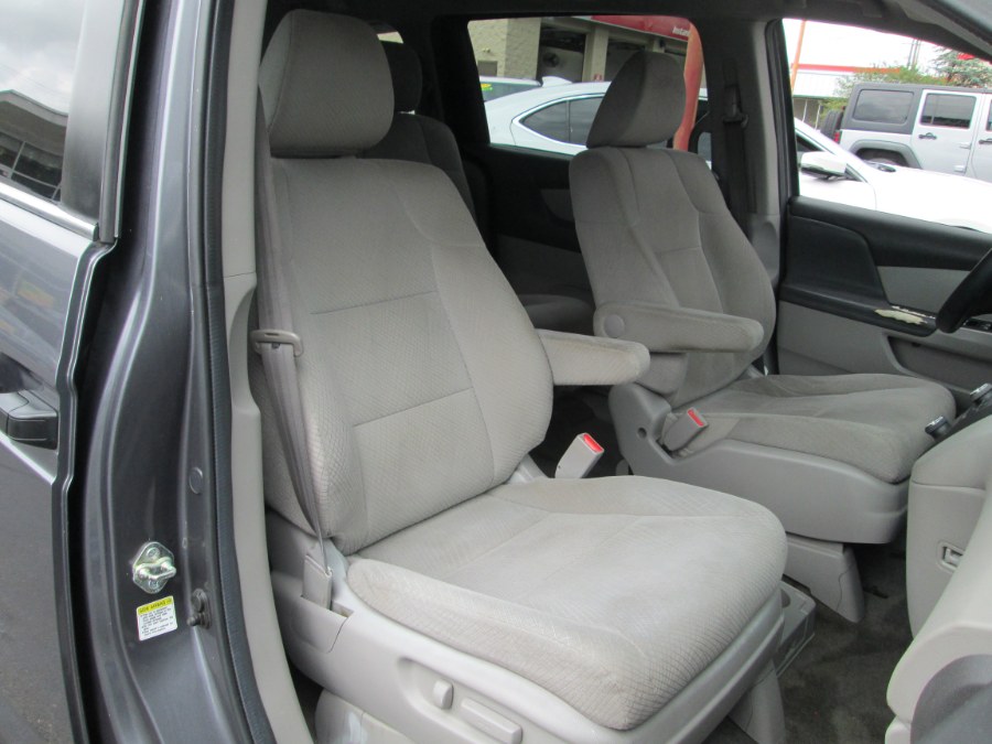 2014 Honda Odyssey 5dr LX, available for sale in Levittown, Pennsylvania | Levittown Auto. Levittown, Pennsylvania 2014 Honda Odyssey 5dr LX, available for sale in Levittown, Pennsylvania | Levittown Auto. Levittown, Pennsylvania