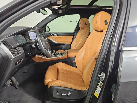 2022 BMW X5 sDrive40i Sports Activity Vehicle, available for sale in Franklin Square, New York | Luxury Motor Club. Franklin Square, New York 2022 BMW X5 sDrive40i Sports Activity Vehicle, available for sale in Franklin Square, New York | Luxury Motor Club. Franklin Square, New York