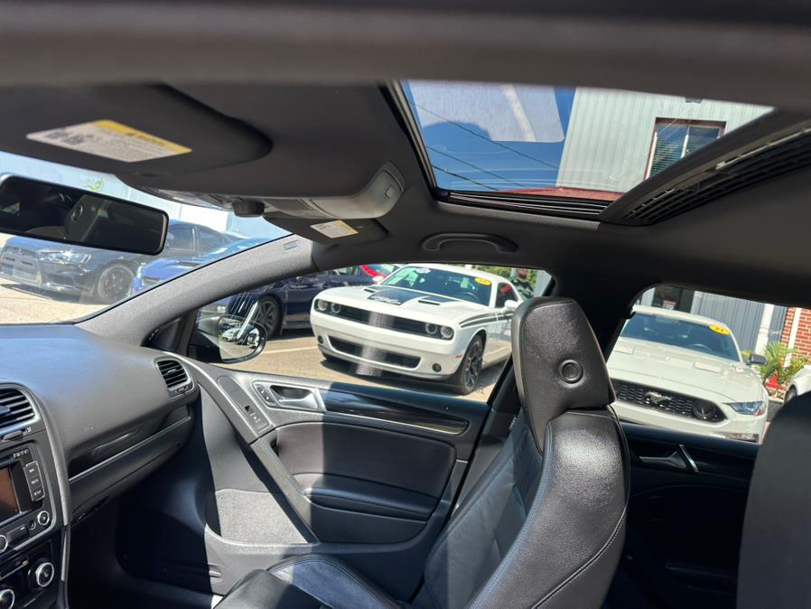 2014 Volkswagen Golf GTI Wolfsburg Edition photo 14