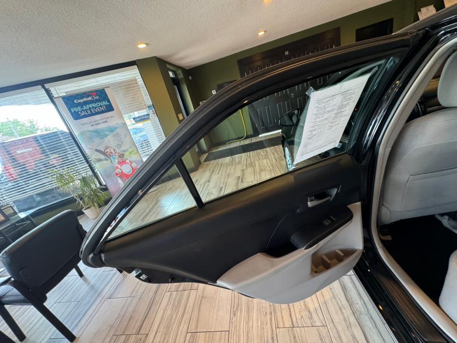 2014 Toyota Camry 4dr Sdn I4 Auto LE (Natl) *Ltd Avail*, available for sale in West Hartford, Connecticut | AutoMax. West Hartford, Connecticut 2014 Toyota Camry 4dr Sdn I4 Auto LE (Natl) *Ltd Avail*, available for sale in West Hartford, Connecticut | AutoMax. West Hartford, Connecticut