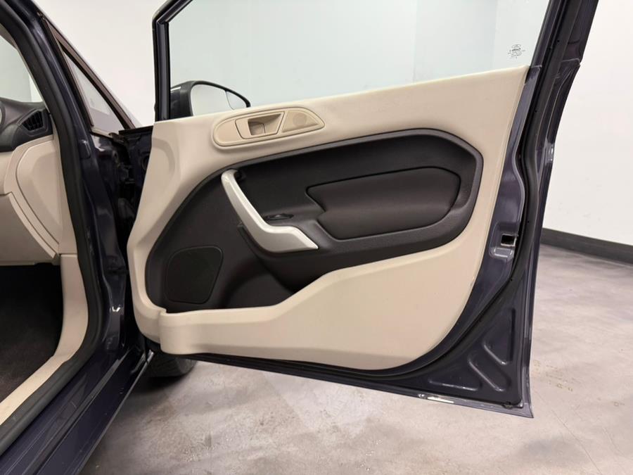2013 Ford Fiesta 4dr Sdn SE, available for sale in Elizabeth, New Jersey | M Auto Group. Elizabeth, New Jersey 2013 Ford Fiesta 4dr Sdn SE, available for sale in Elizabeth, New Jersey | M Auto Group. Elizabeth, New Jersey
