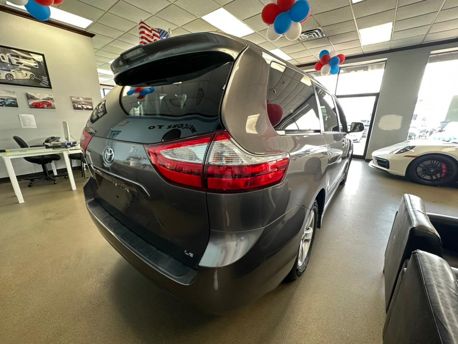 2019 Toyota Sienna LE FWD 8-Passenger (Natl), available for sale in Inwood, New York | 5 Towns Drive. Inwood, New York 2019 Toyota Sienna LE FWD 8-Passenger (Natl), available for sale in Inwood, New York | 5 Towns Drive. Inwood, New York