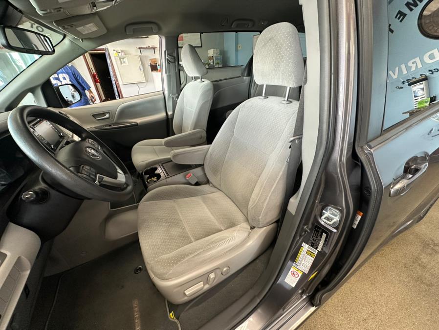 2019 Toyota Sienna LE FWD 8-Passenger (Natl), available for sale in Inwood, New York | 5 Towns Drive. Inwood, New York 2019 Toyota Sienna LE FWD 8-Passenger (Natl), available for sale in Inwood, New York | 5 Towns Drive. Inwood, New York