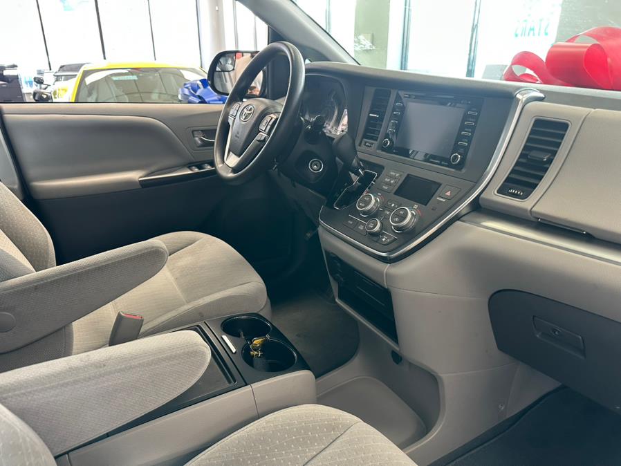 2019 Toyota Sienna LE FWD 8-Passenger (Natl), available for sale in Inwood, New York | 5 Towns Drive. Inwood, New York 2019 Toyota Sienna LE FWD 8-Passenger (Natl), available for sale in Inwood, New York | 5 Towns Drive. Inwood, New York