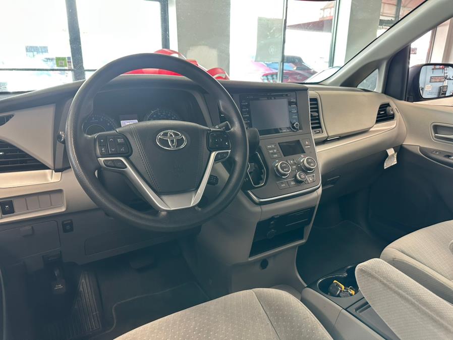 2019 Toyota Sienna LE FWD 8-Passenger (Natl), available for sale in Inwood, New York | 5 Towns Drive. Inwood, New York 2019 Toyota Sienna LE FWD 8-Passenger (Natl), available for sale in Inwood, New York | 5 Towns Drive. Inwood, New York