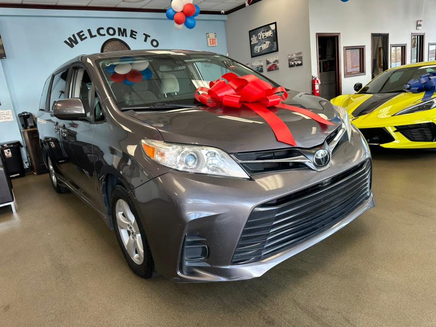 2019 Toyota Sienna LE FWD 8-Passenger (Natl), available for sale in Inwood, New York | 5 Towns Drive. Inwood, New York 2019 Toyota Sienna LE FWD 8-Passenger (Natl), available for sale in Inwood, New York | 5 Towns Drive. Inwood, New York