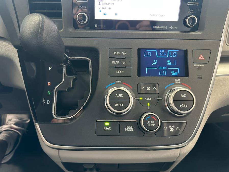 2019 Toyota Sienna LE FWD 8-Passenger (Natl), available for sale in Inwood, New York | 5 Towns Drive. Inwood, New York 2019 Toyota Sienna LE FWD 8-Passenger (Natl), available for sale in Inwood, New York | 5 Towns Drive. Inwood, New York
