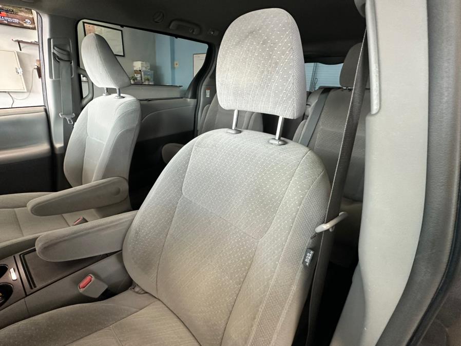 2019 Toyota Sienna LE FWD 8-Passenger (Natl), available for sale in Inwood, New York | 5 Towns Drive. Inwood, New York 2019 Toyota Sienna LE FWD 8-Passenger (Natl), available for sale in Inwood, New York | 5 Towns Drive. Inwood, New York