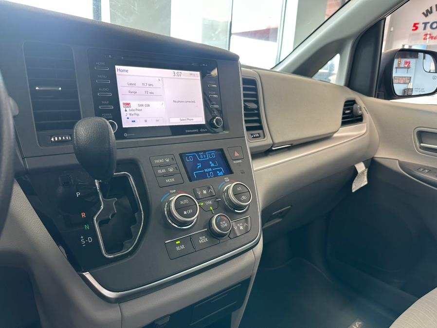 2019 Toyota Sienna LE FWD 8-Passenger (Natl), available for sale in Inwood, New York | 5 Towns Drive. Inwood, New York 2019 Toyota Sienna LE FWD 8-Passenger (Natl), available for sale in Inwood, New York | 5 Towns Drive. Inwood, New York