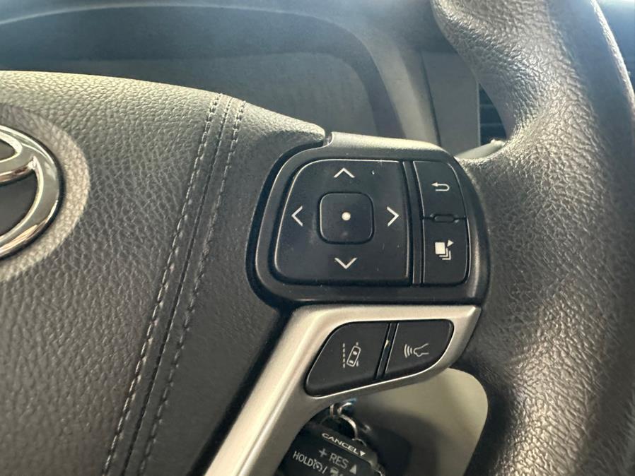 2019 Toyota Sienna LE FWD 8-Passenger (Natl), available for sale in Inwood, New York | 5 Towns Drive. Inwood, New York 2019 Toyota Sienna LE FWD 8-Passenger (Natl), available for sale in Inwood, New York | 5 Towns Drive. Inwood, New York