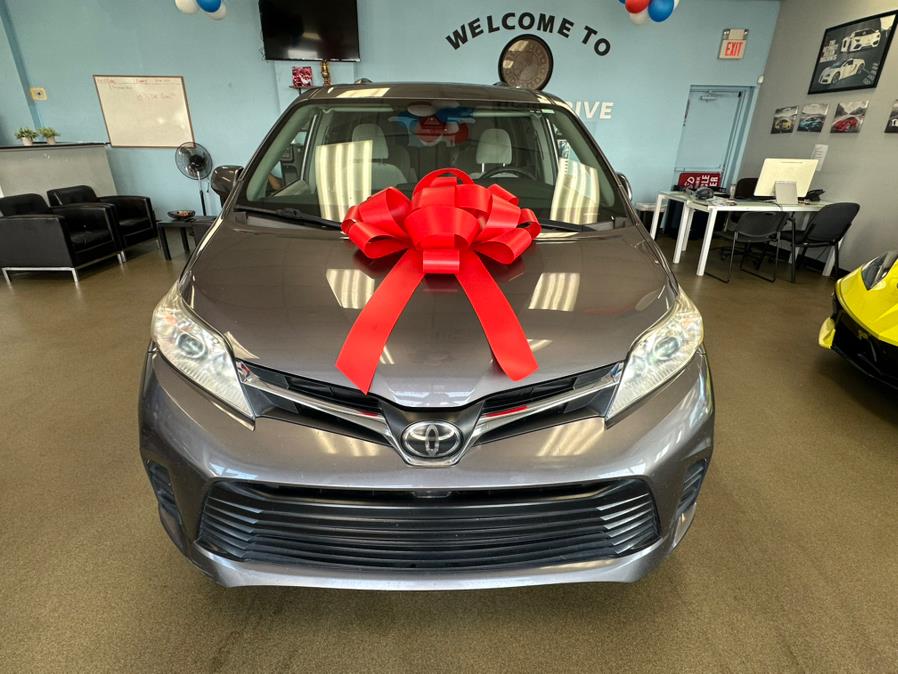 2019 Toyota Sienna LE FWD 8-Passenger (Natl), available for sale in Inwood, New York | 5 Towns Drive. Inwood, New York 2019 Toyota Sienna LE FWD 8-Passenger (Natl), available for sale in Inwood, New York | 5 Towns Drive. Inwood, New York