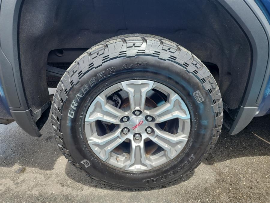 2019 GMC Sierra 1500 4WD Crew Cab 147" SLT, available for sale in Islip, New York | L.I. Auto Gallery. Islip, New York 2019 GMC Sierra 1500 4WD Crew Cab 147" SLT, available for sale in Islip, New York | L.I. Auto Gallery. Islip, New York