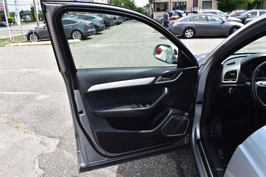2018 Audi Q3 PREMIUM PLUS, available for sale in Patchogue, New York | 112 Auto Plaza. Patchogue, New York 2018 Audi Q3 PREMIUM PLUS, available for sale in Patchogue, New York | 112 Auto Plaza. Patchogue, New York