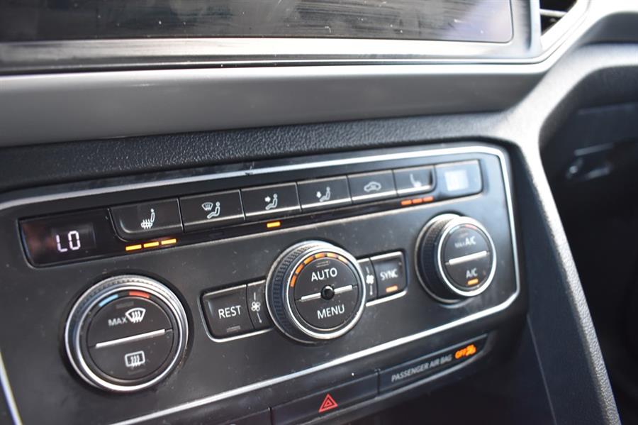 2021 Volkswagen Atlas SE, available for sale in Patchogue, New York | 112 Auto Plaza. Patchogue, New York 2021 Volkswagen Atlas SE, available for sale in Patchogue, New York | 112 Auto Plaza. Patchogue, New York