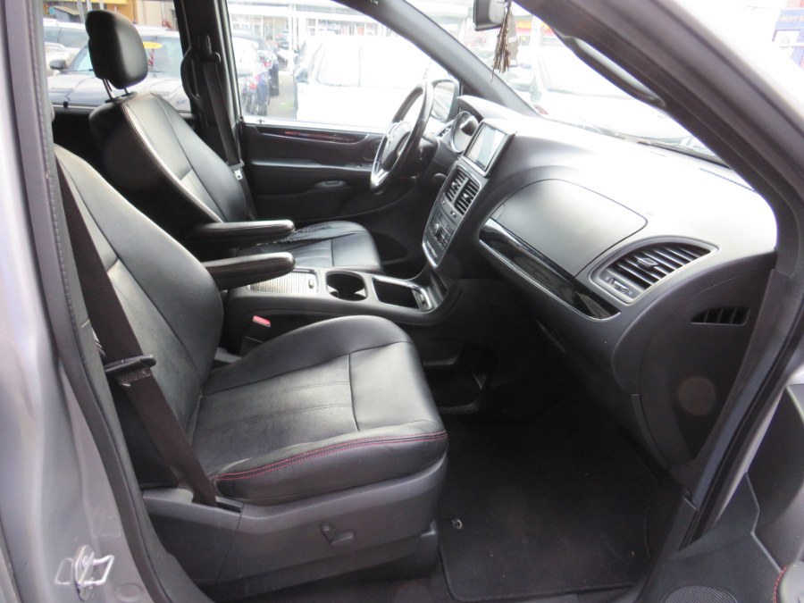 2018 Dodge Grand Caravan GT Wagon, available for sale in Middle Village, New York | Road Masters II INC. Middle Village, New York 2018 Dodge Grand Caravan GT Wagon, available for sale in Middle Village, New York | Road Masters II INC. Middle Village, New York